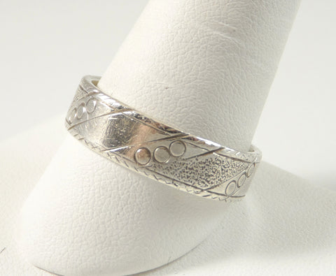 Vintage 925 Sterling Silver Etched Design Adj. Ring Size 11-13 (4.8G)