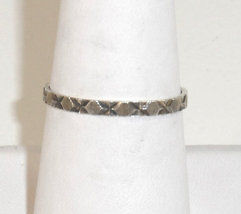 Alwaysbelisting: Vintage 925 Sterling Silver Etched "X" Ring Size 8.25