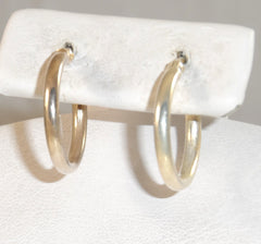 Alwaysbelisting: Vintage 925 Sterling Silver Fine Latch Hoop Earrings