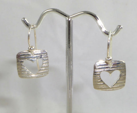 Alwaysbelisting: Vintage 925 Sterling Silver Barse Cut Out Heart Earrings-112252