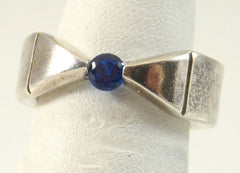 Vintage Jewelry 925 Sterling Silver Round Blue Stone Ring Size 6